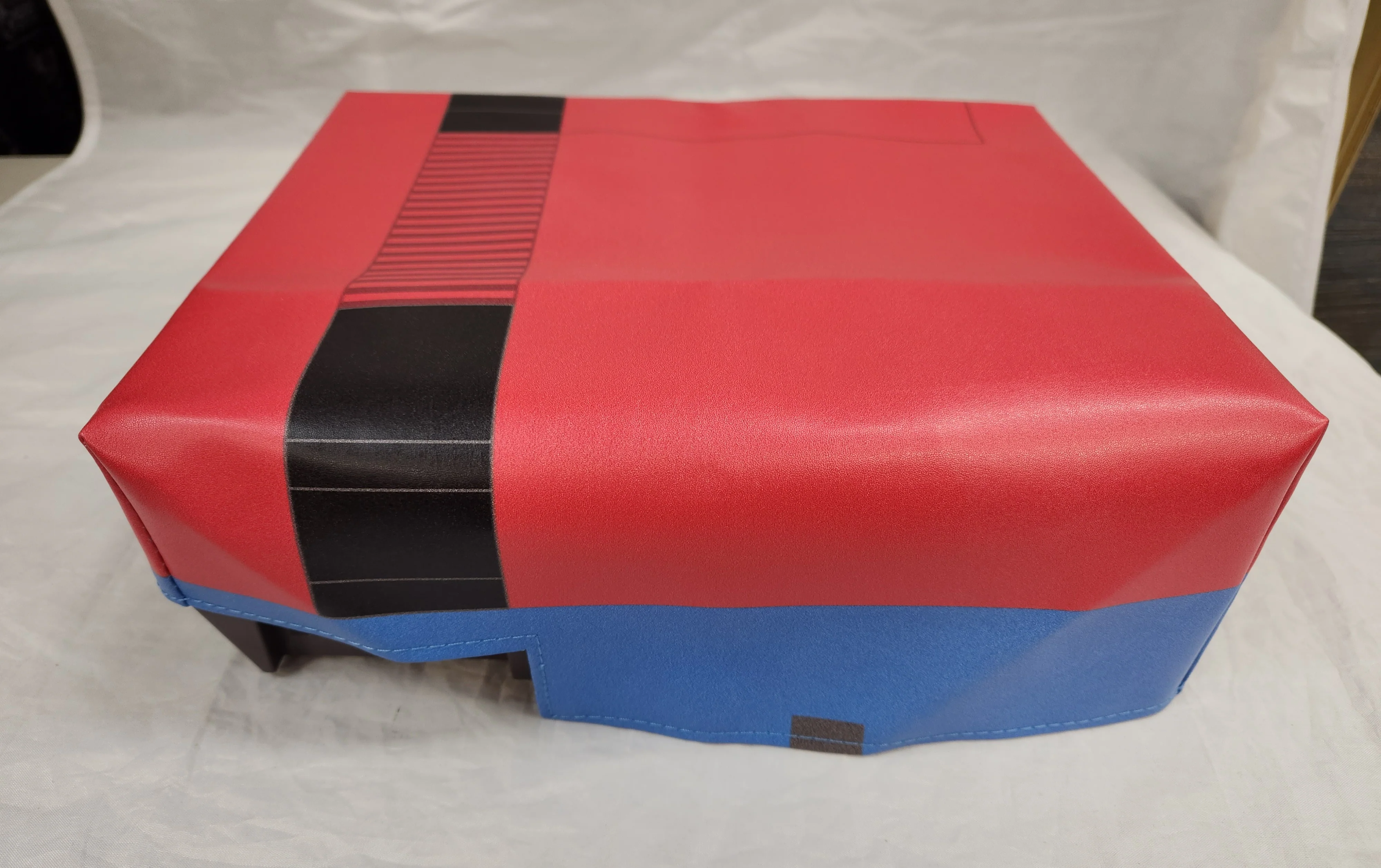 A & C Games Branded NES Nintendo Console Red Dust Cover - Vinyl - Image 3