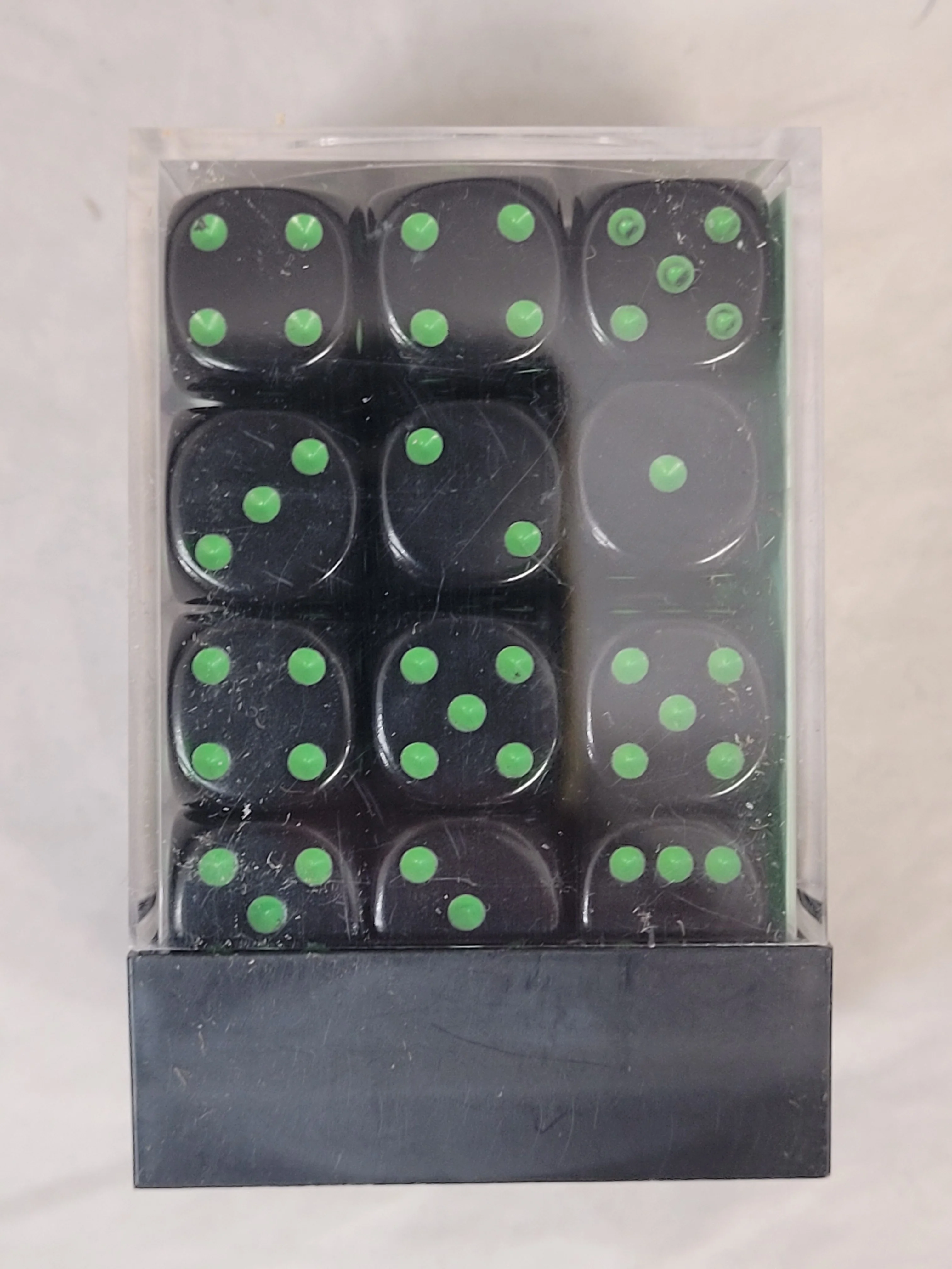 Chessex - Opaque 36D6-Die 12MM Dice Set CHX25858 - Black/Green