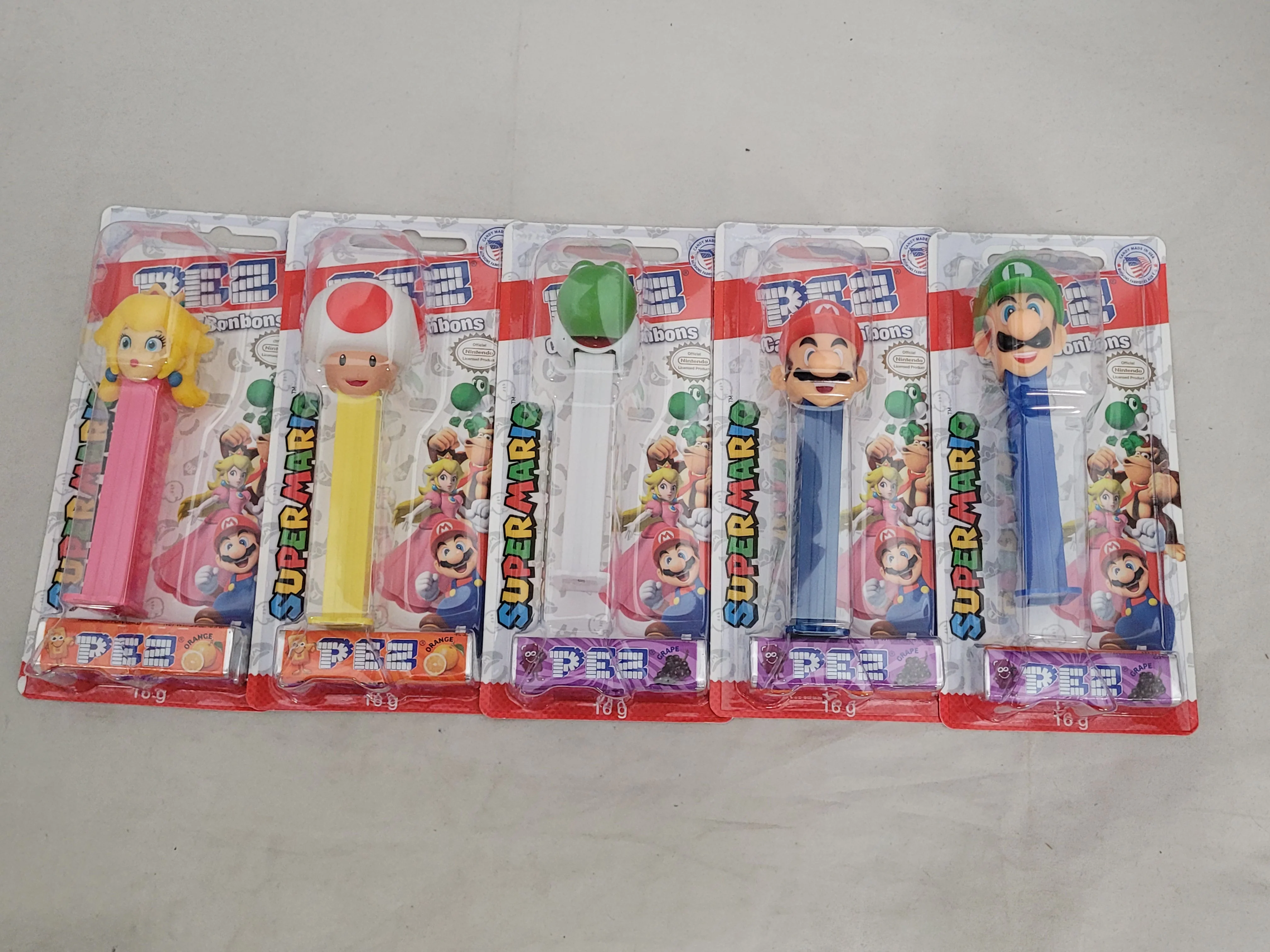 Super Mario Pez Assorted Super Mario Candy Dispenser 2 Pez (1 Random Mario & Friends) - Image 2